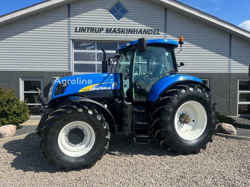 New Holland T7030 Med frontlift Ciągnik kołowy New Holland T7030 Med frontlift