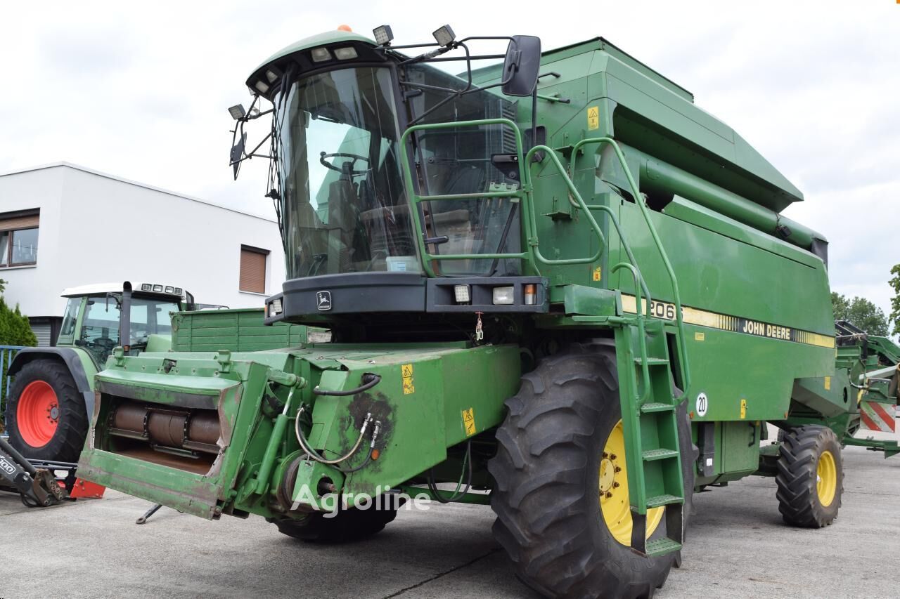 Kombajn do zboża John Deere 2066