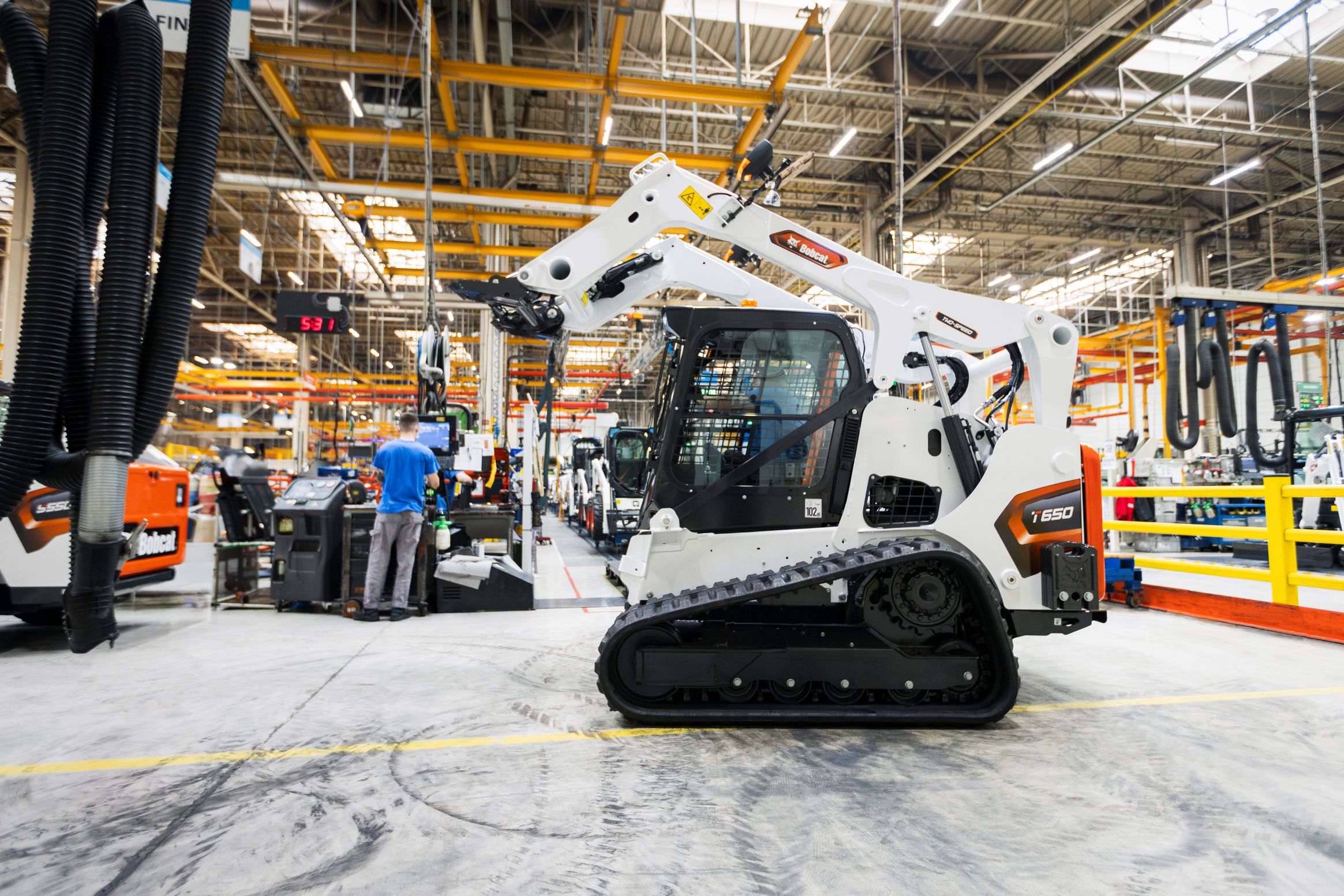 Bobcat T650 in Dobris manufacturing plant 2